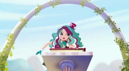 Madelin szemmel láthatólag felkészült bolond kalaposnak lenni